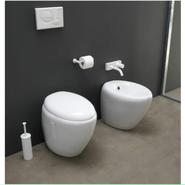 Back To Wall Set WC And Bidet With Glossy White Toilet Seat