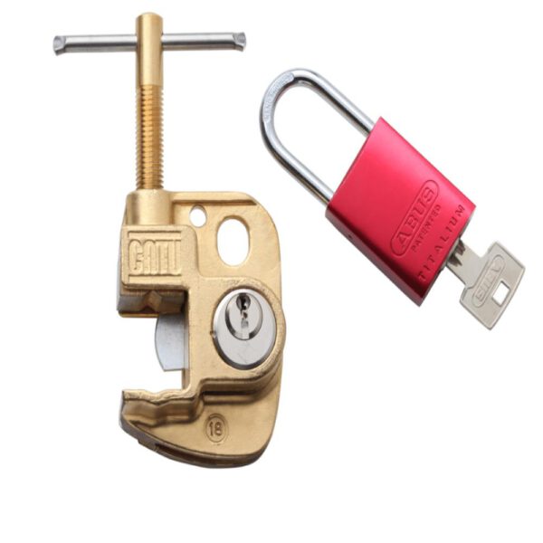 Earth clamp with lockout padlock